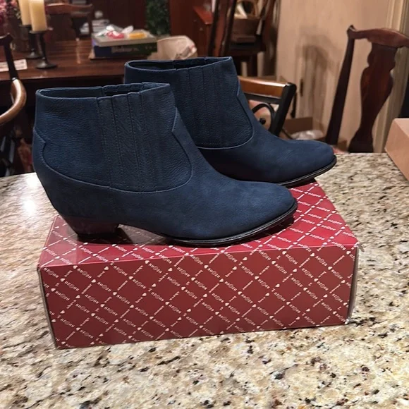 Blue nubuck hidden wedge booties size 10 New - Picture 4 of 6